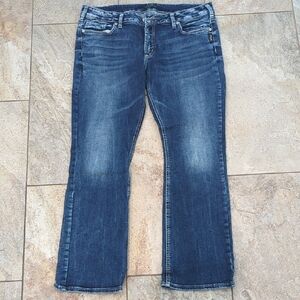 Classic Blue Straight-Leg Jeans with Subtle Fading